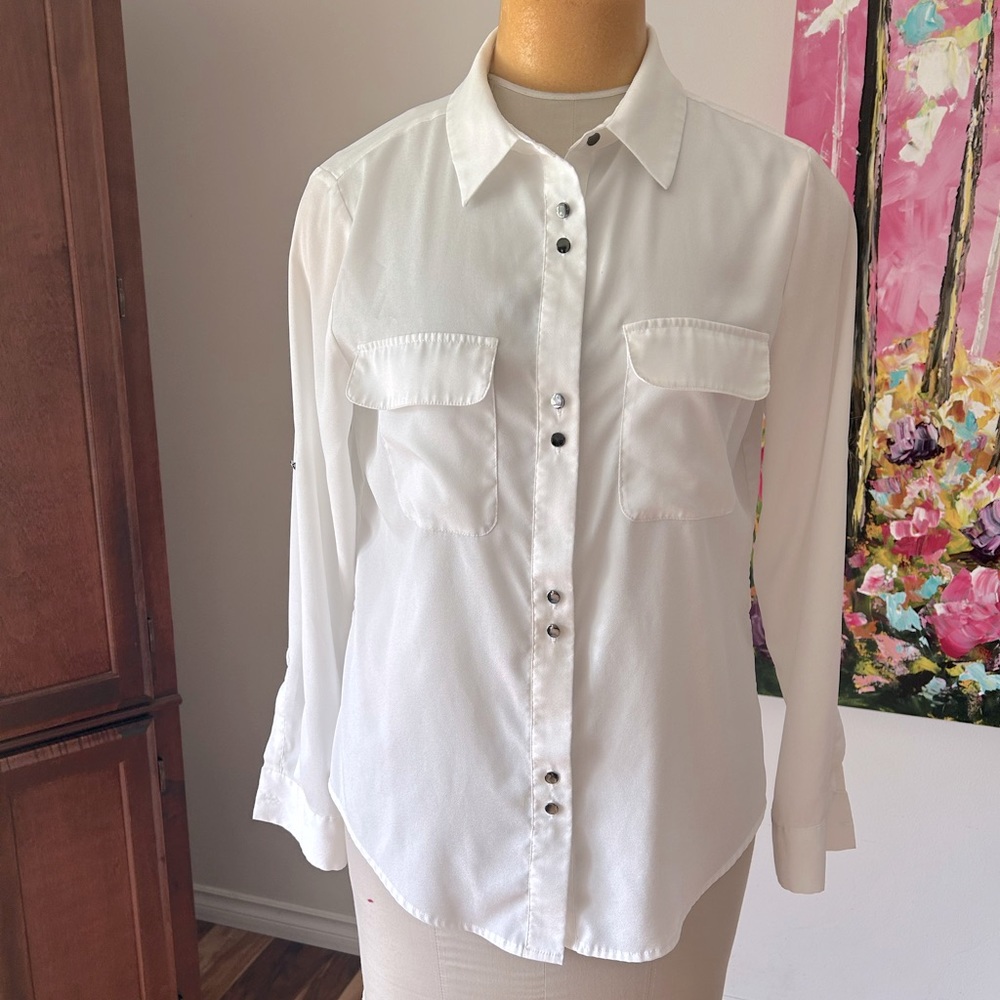 Classic ladies dress blouse. White, slight sheer. Ivanka Trump. EUC. Sz M